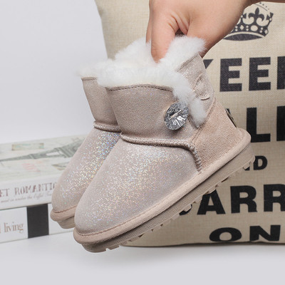 Κομψές μπότες μωρών - πολύ ζεστές, σε δύο σχέδια και διαφορετικά χρώματα