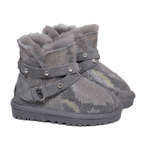 Κομψές μπότες μωρών - πολύ ζεστές, σε δύο σχέδια και διαφορετικά χρώματα