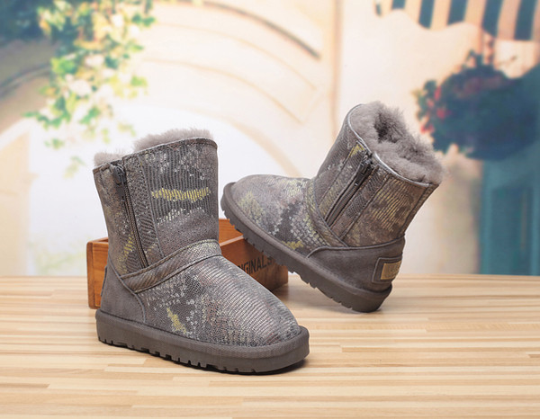 Ζεστά αγόρια για κορίτσια σε πολλές αποχρώσεις