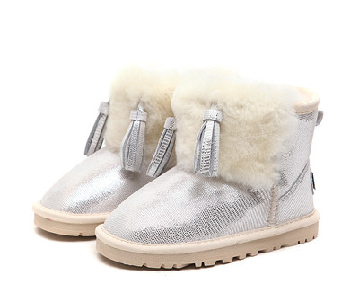 Μοντέρνα μωρά για κορίτσια με χνούδι και φούντα σε πολλά χρώματα