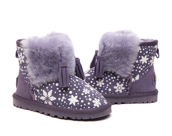 Μοντέρνα μωρά για κορίτσια με χνούδι και φούντα σε πολλά χρώματα