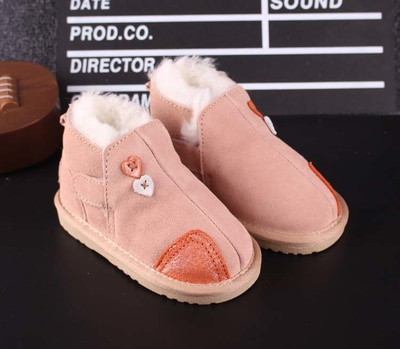 Καθημερινές ζεστές μπότες παιδιών σε διάφορα χρώματα