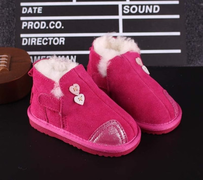 Καθημερινές ζεστές μπότες παιδιών σε διάφορα χρώματα