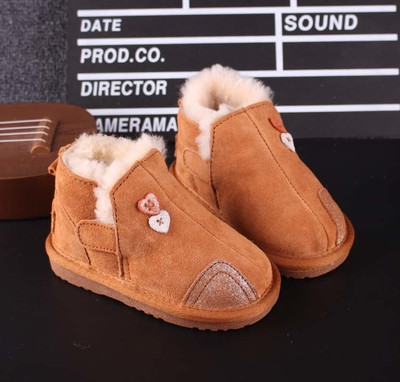 Καθημερινές ζεστές μπότες παιδιών σε διάφορα χρώματα