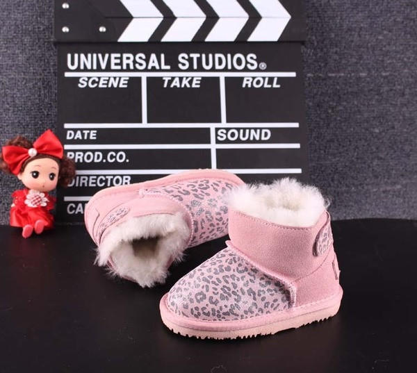 Παιδικές μπότες για κορίτσια με επίπεδη σόλα σε δύο αποχρώσεις