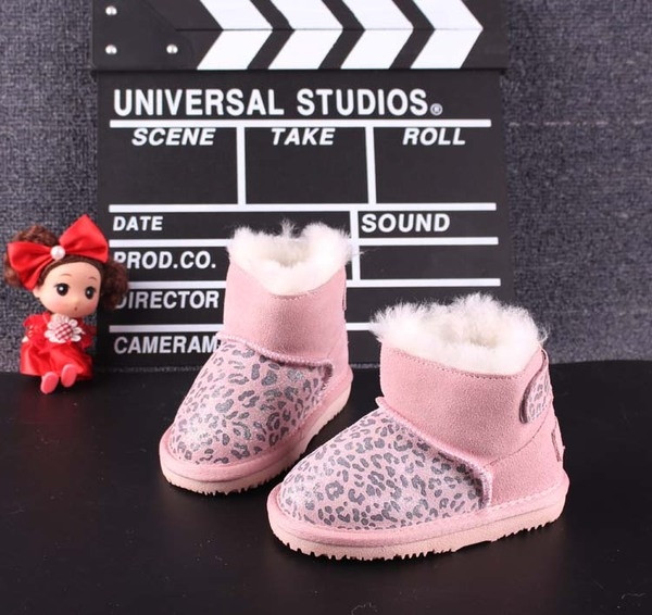 Παιδικές μπότες για κορίτσια με επίπεδη σόλα σε δύο αποχρώσεις