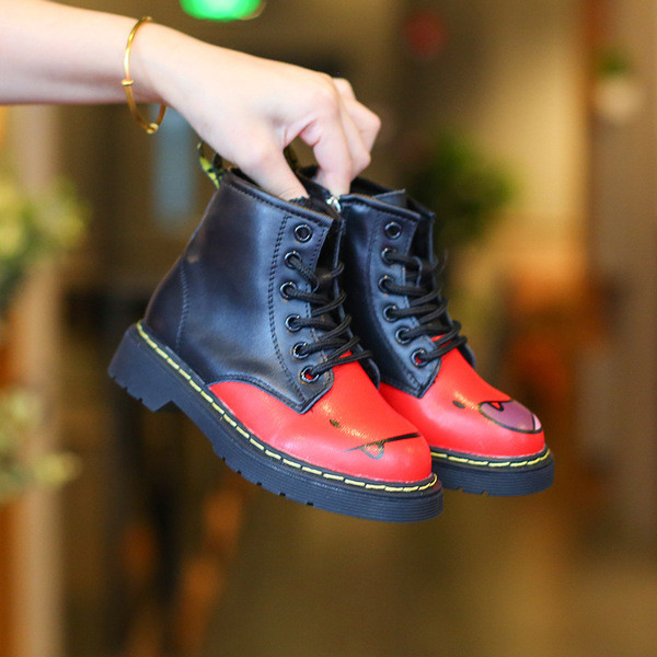 Παιδιά αγόρια για αγόρια και κορίτσια με μια εικόνα