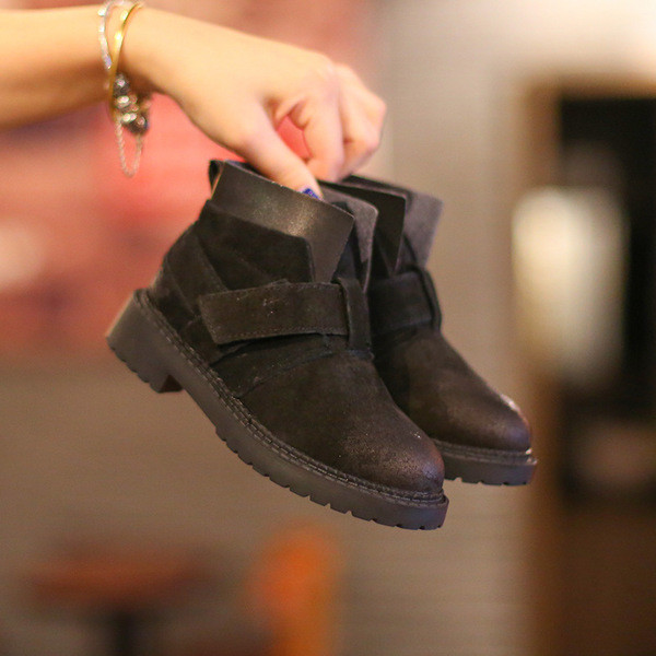 Παιδικές μπότες για κορίτσια σε τρία χρώματα