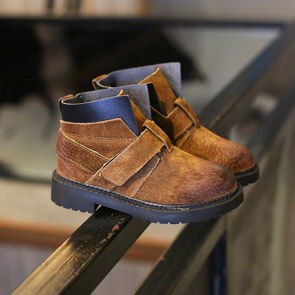 Παιδικές μπότες για κορίτσια σε τρία χρώματα