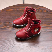 Κομψά μωρά αγόρια για κορίτσια με βότσαλα και χνούδι