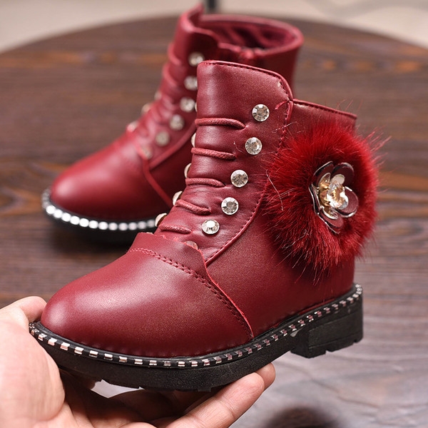 Κομψά μωρά αγόρια για κορίτσια με βότσαλα και χνούδι