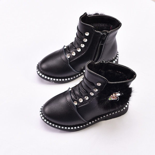 Κομψά μωρά αγόρια για κορίτσια με βότσαλα και χνούδι