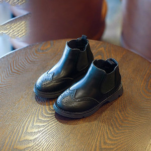 Κομψά μωρά αγόρια για κορίτσια με χοντρά πέλματα σε τρία χρώματα