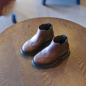 Κομψά μωρά αγόρια για κορίτσια με χοντρά πέλματα σε τρία χρώματα