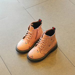 Σύγχρονες μπότες μωρών με δίχρωμο κέντημα με σκληρή σόλα