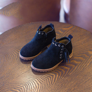 Κομψές παιδικές μπότες για κορίτσια σε τρία χρώματα