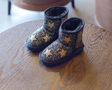 Σύγχρονα αγόρια για κορίτσια - πολύ ζεστά και λαμπερά