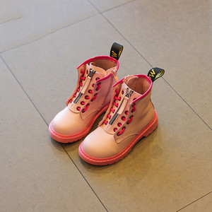 Αθλητικά κομψά κύβους μωρών σε τρία χρώματα