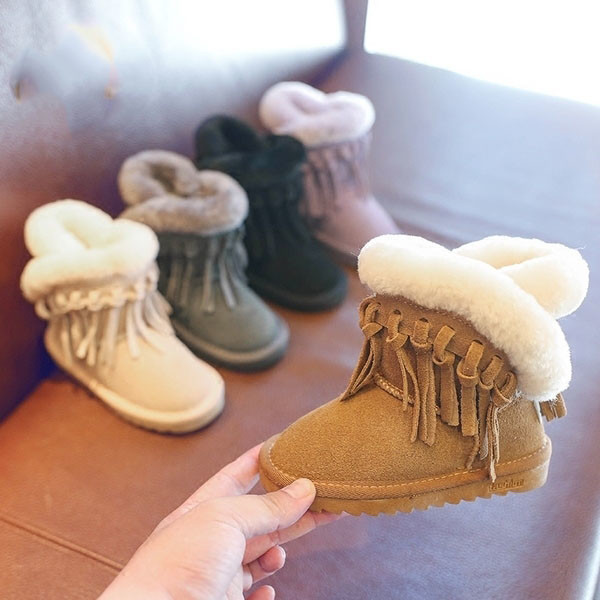 Ζεστές μπότες παιδιών σε πέντε χρώματα με χνούδι και περιθώρια