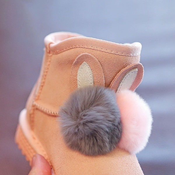 Стилни детски боти за момичета с пухчета в три цвята