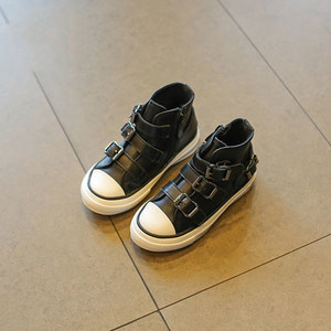 Τρισάρχες αθλητικές κάλτσες με ιμάντες