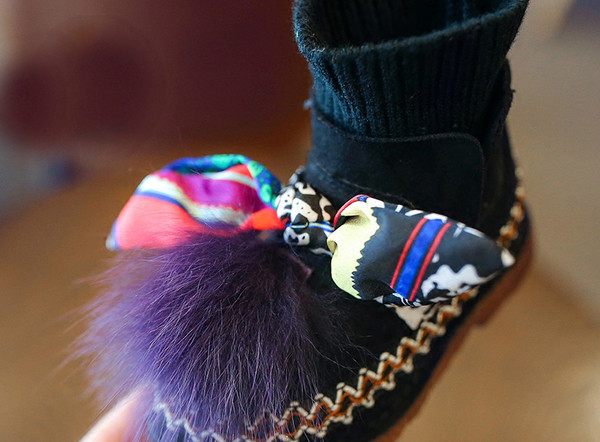 Μπογιές παιδικές μπότες για κορίτσια με χνούδι και έγχρωμη κορδέλα