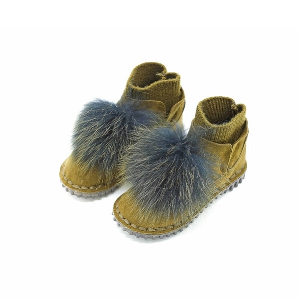 Κομψές μπότες για κορίτσια με χνούδι σε δύο χρώματα