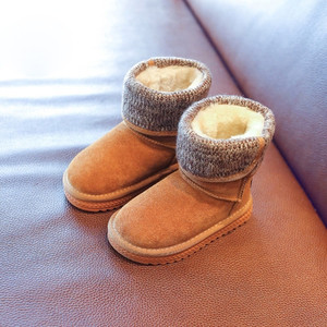 Ζεστές μπότες για κορίτσια με επίπεδη πέλμα σε μπεζ και μαύρο χρώμα