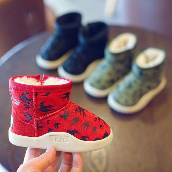 Αθλητικές παιδικές μπότες σε τρία χρώματα - πολύ ζεστό