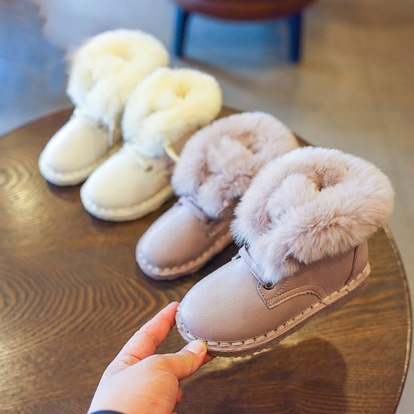 Αθλητικές κομψές μπότες για κορίτσια με χνούδι σε τρία χρώματα