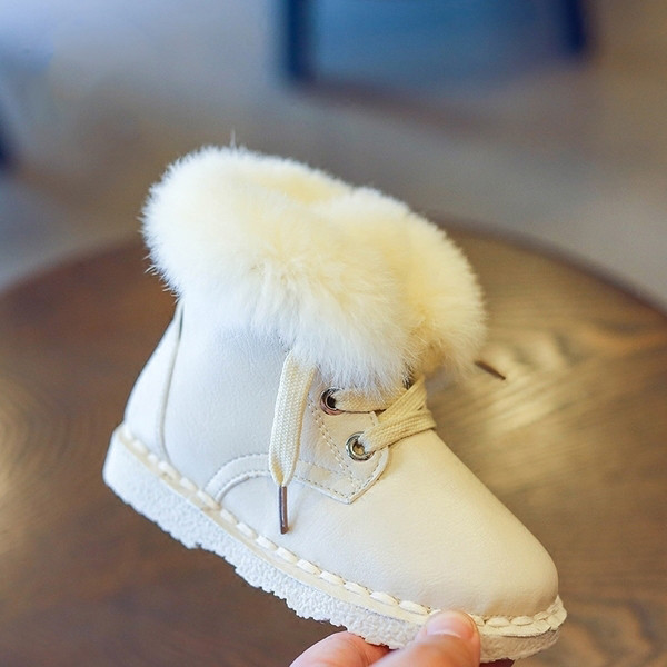 Αθλητικές κομψές μπότες για κορίτσια με χνούδι σε τρία χρώματα