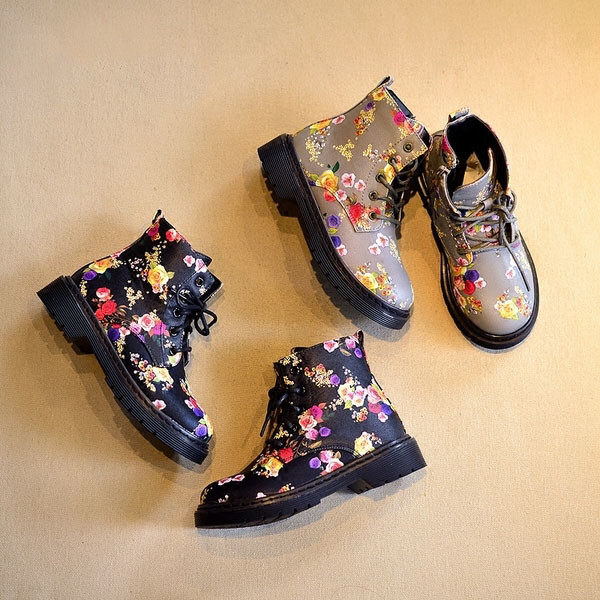 Πολύχρωμα αγόρια για κορίτσια