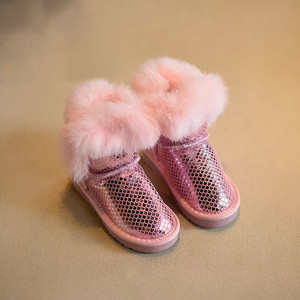 Κομψές λαμπερές μπότες για κορίτσια με χνούδι σε τρία χρώματα