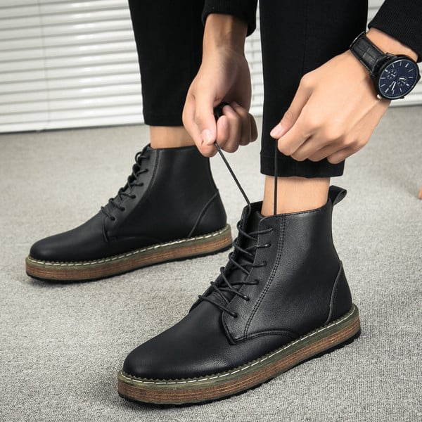 Αθλητικές κομψές ανδρικές μπότες με επίπεδη δερμάτινη φούστα σε τρία χρώματα