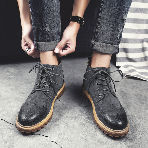 Αθλητικά κομψά ανδρικά μπότες με ανθεκτική σόλα