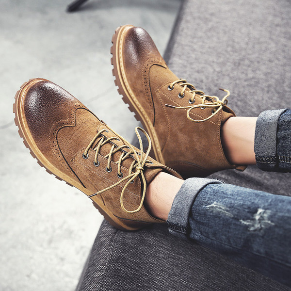 Αθλητικά κομψά ανδρικά μπότες με ανθεκτική σόλα