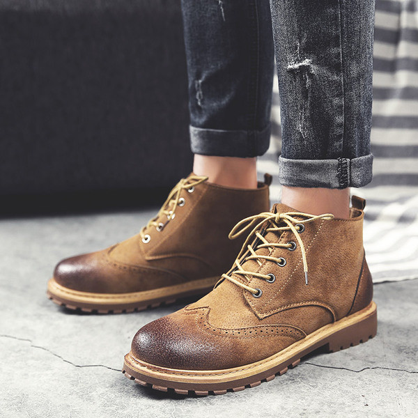 Αθλητικά κομψά ανδρικά μπότες με ανθεκτική σόλα