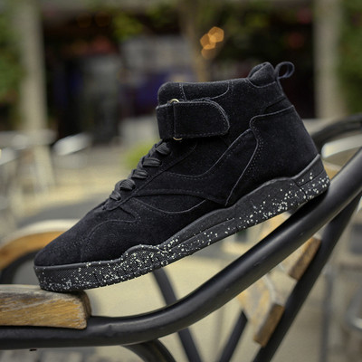 Ανδρικά πάνινα παπούτσια από οικολογικό σουέτ με μπαλώματα και γραβάτες