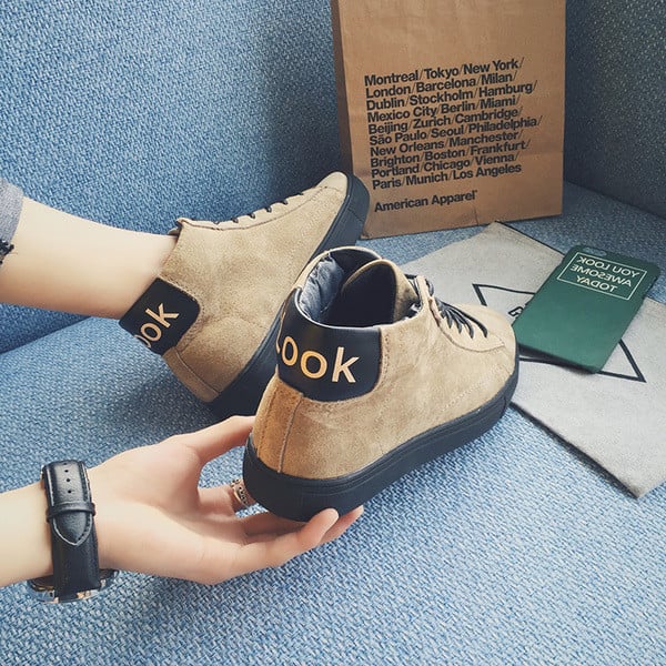 Κομψά πάνινα παπούτσια ανδρών σε τρία χρώματα με επίπεδη σόλα