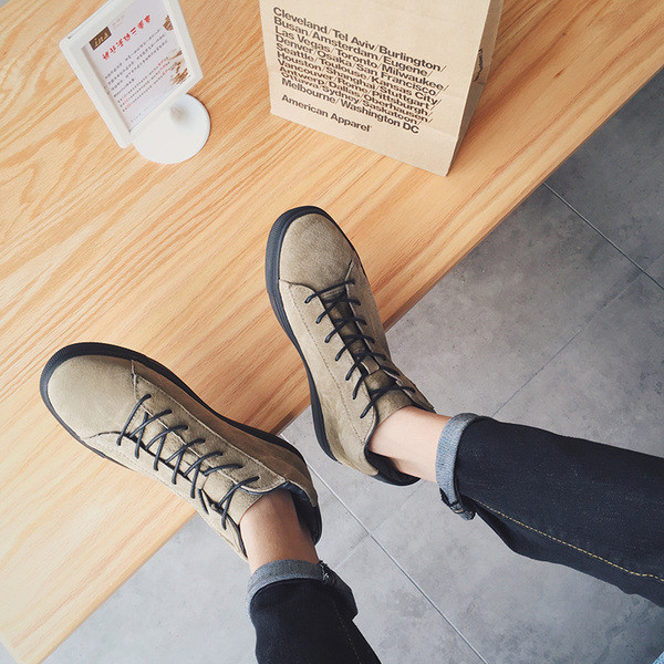 Κομψά πάνινα παπούτσια ανδρών σε τρία χρώματα με επίπεδη σόλα