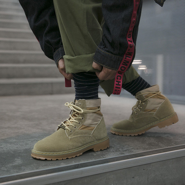 Κομψές μπότες χειμωνιάτικου ανδρικού με ανθεκτική σόλα