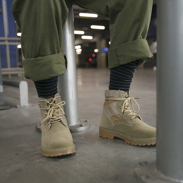 Κομψές μπότες χειμωνιάτικου ανδρικού με ανθεκτική σόλα