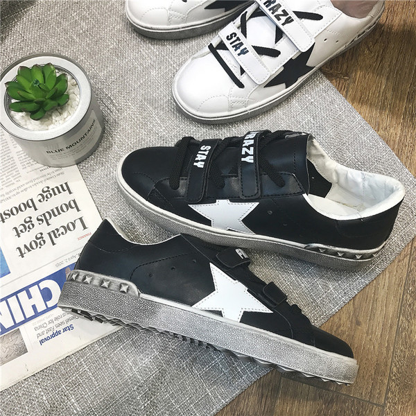 Ανδρικά πάνινα παπούτσια με μπαλώματα και γραβάτες σε δύο χρώματα