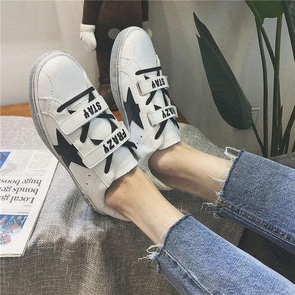 Ανδρικά πάνινα παπούτσια με μπαλώματα και γραβάτες σε δύο χρώματα