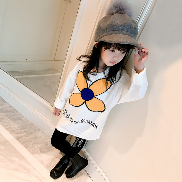 Παιδικό μακρύ χιτώνιο με κεντήματα σε μαύρο και άσπρο