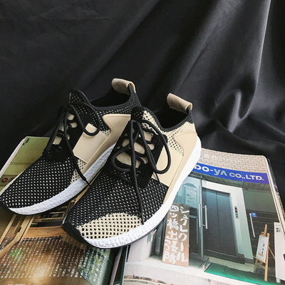 Αθλητικά αρσενικά πάνινα παπούτσια τριών χρωμάτων