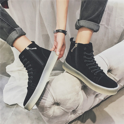 Απλά ανδρικά πάνινα παπούτσια σε διάφορα χρώματα