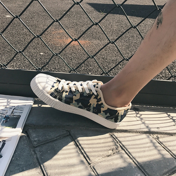 Περιστασιακά ανδρικά πάνινα παπούτσια σε τρία χρώματα καμουφλάζ