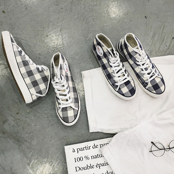 Αντρικά παπούτσια ανά κουτί σε δύο χρώματα