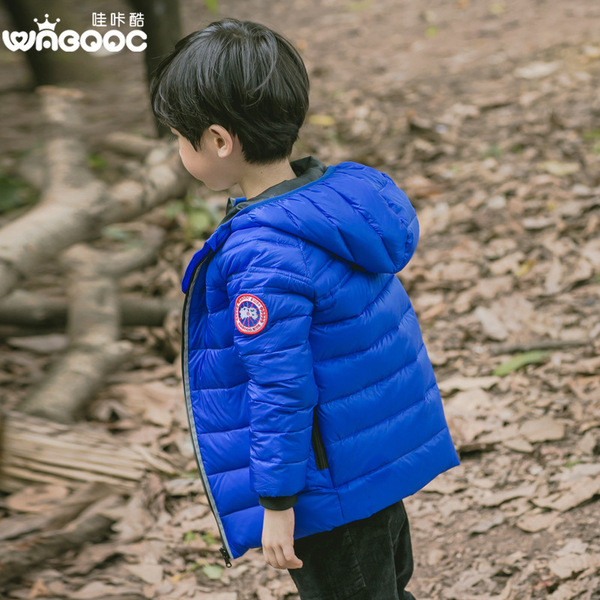 Παιδικό casual μπουφάν με κουκούλα και εκτύπωση σε μανίκια σε διάφορα χρώματα